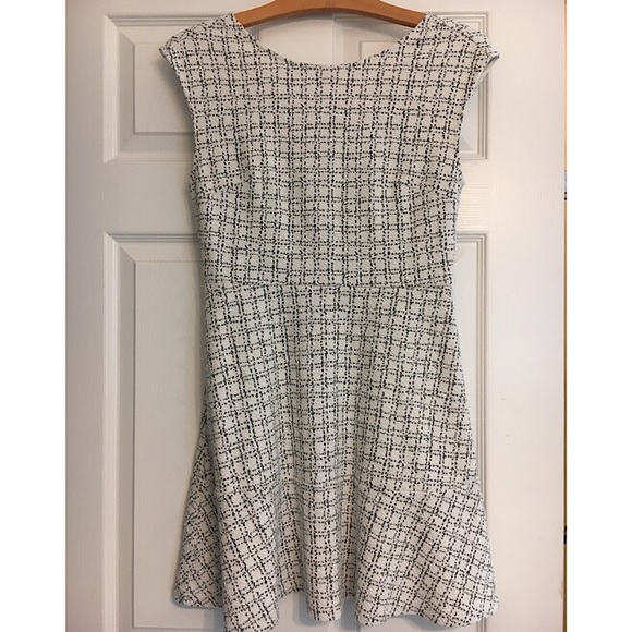 LOFT Dresses & Skirts - Ann Taylor LOFT dress